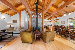 Copperleaf Lodge - Updated Alpine Meadows Chalet w Private Hot Tub, Ski Shuttle!